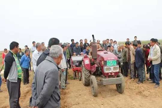 普及機械化播種  提高生態(tài)米質(zhì)量